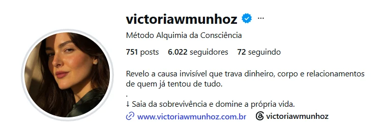 Topo do perfil de Victória Munhoz no Instagram